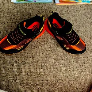 New Skechers boys sneakers, size 2, never worn, no box